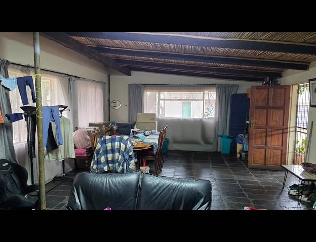 2.10HA SMALLHOLDING FOR SALE IN WATERKLOOF AH
